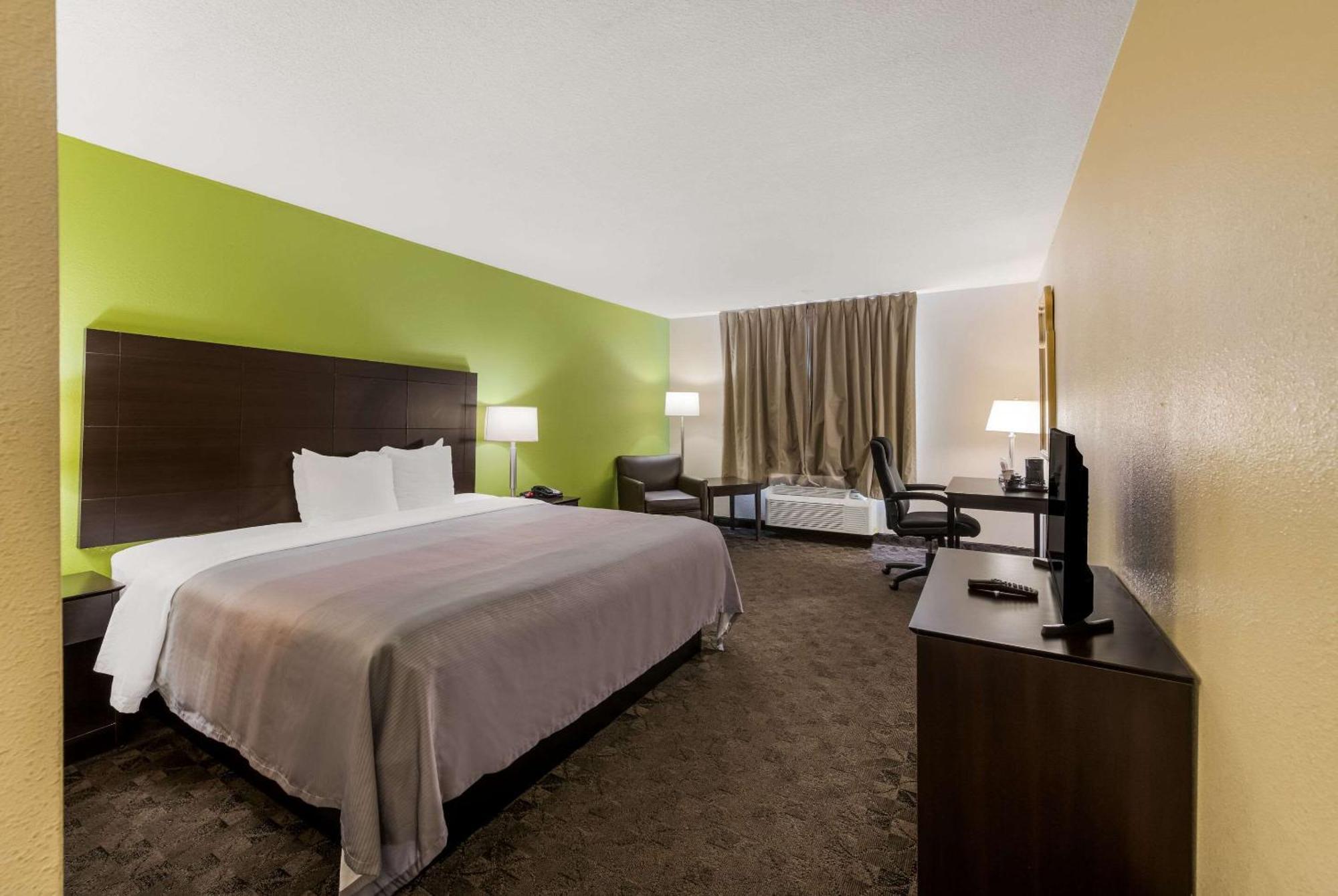 Quality Inn Airport Woodson Terrace Exterior foto